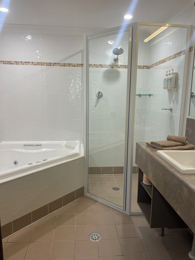 Bathroom 3, Oasis Inn Ulladulla - Guest 18 Years and Older, Shoalhaven - Pt B
