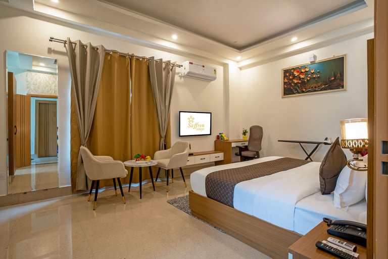 Room 5, Hotel Saffron Stays, Gautam Buddha Nagar