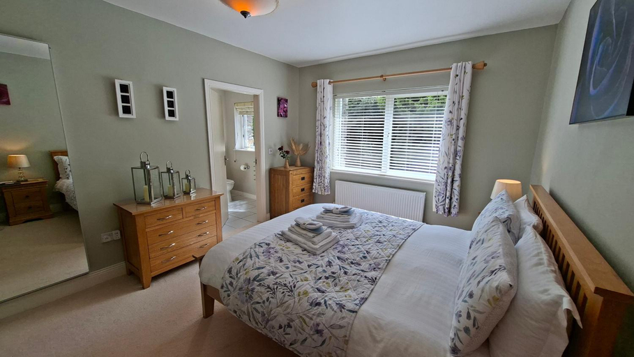 Bedroom 2, B&B Kerry Lakesview Lodge
