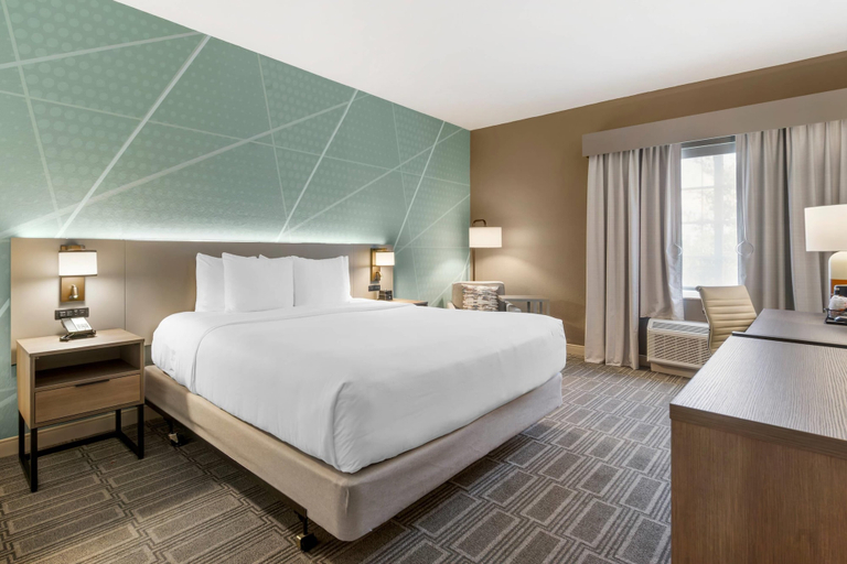 Bedroom 3, Comfort Inn & Suites, Charlotte