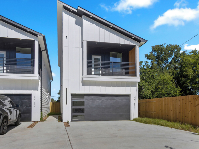 Exterior 5, Oma Cozy Homes, Houston