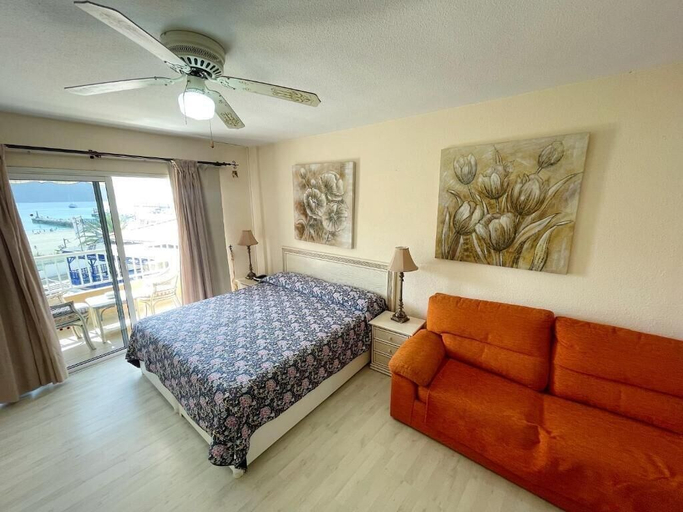 Room 5, Edificio Arco, Santa Cruz de Tenerife