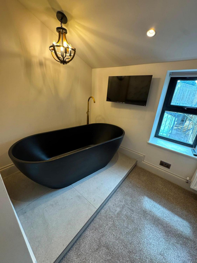 Bathroom 2, The White Lion Inn, North Yorkshire