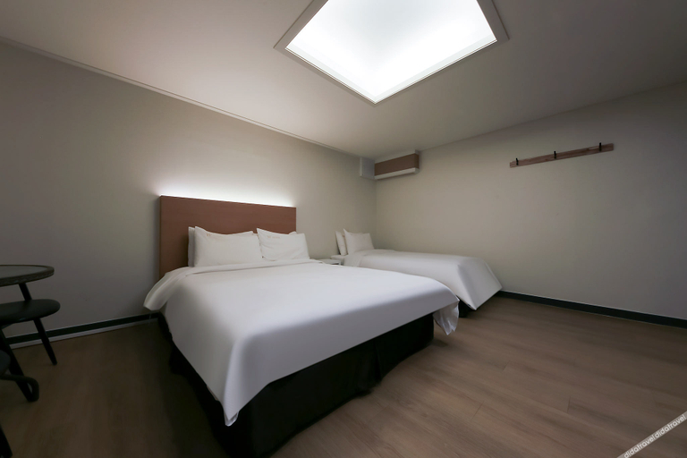 Bedroom 2, Daejeon Wolpyeong W, Yuseong