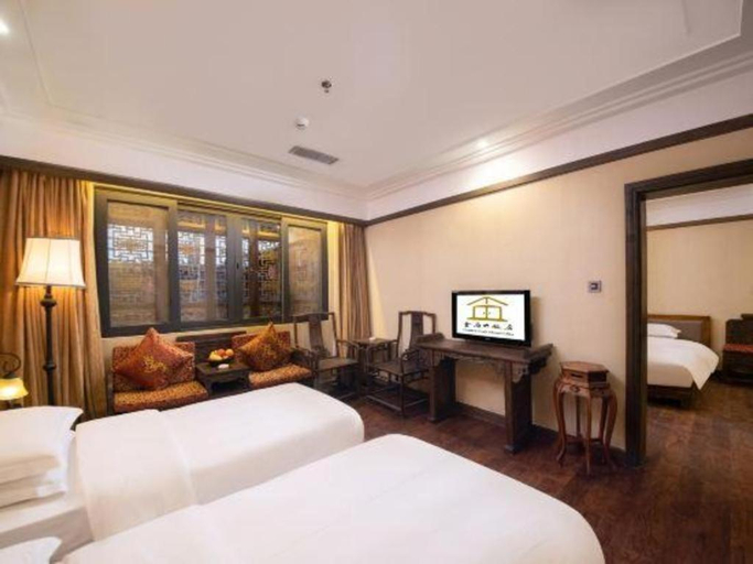 Bedroom 3, Lijiang Golden Path Hospitality Hotel, Lijiang
