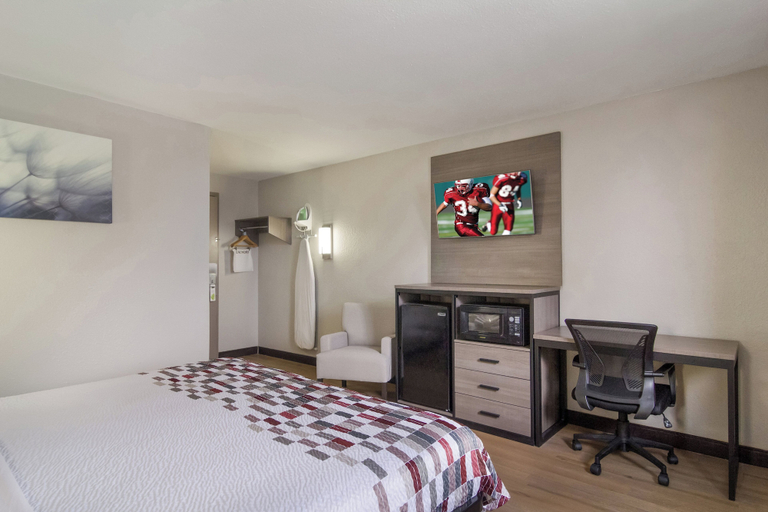Bedroom 3, Red Roof Inn & Suites Brunswick I-95, Glynn