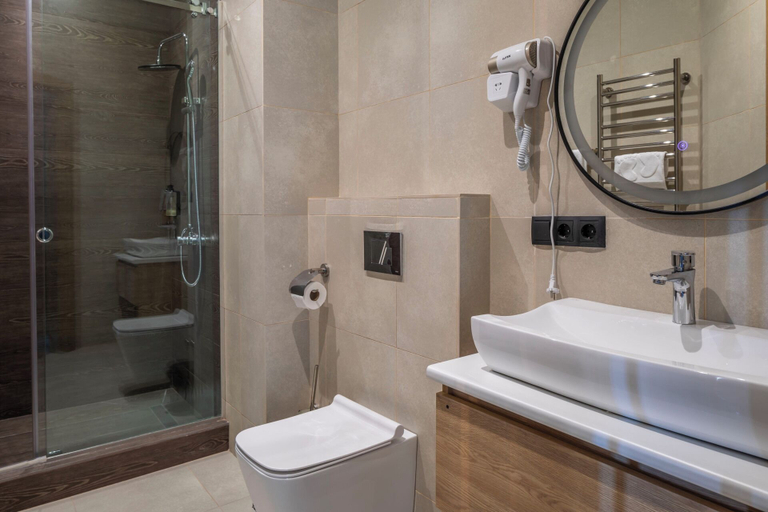 Bathroom 5, Gino Seaside Tbilisi, Trademark Collection by Wyndham, Tbilisi
