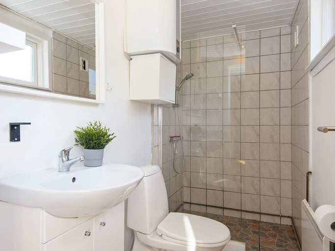 Bathroom, 4 Person Holiday Home in Ulfborg, Holstebro