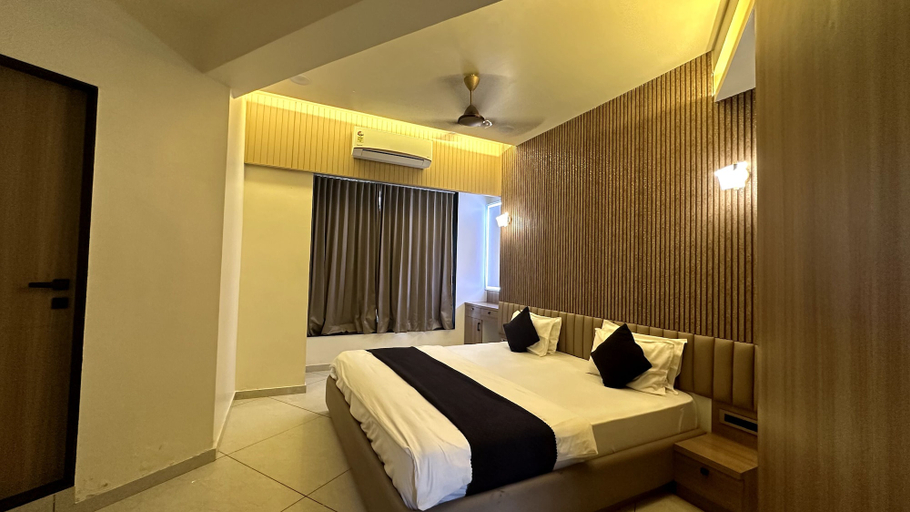 Room 4, HOTEL 9 SQUARE RAJKOT, Rajkot