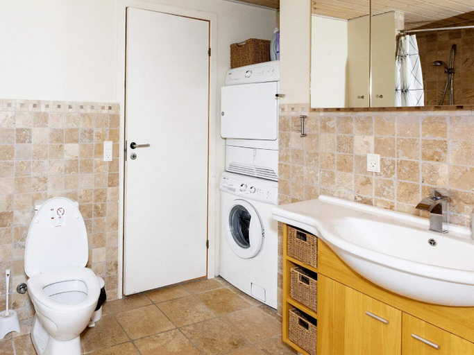 Bathroom 3, 4 star holiday home in Brovst, Jammerbugt