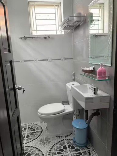 Bathroom 2, Sampan House, Cái Răng