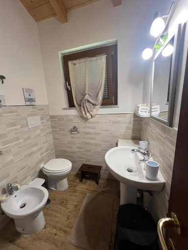 Bathroom 4, Il Melarancio, Viterbo