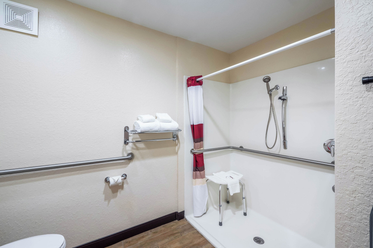 Bathroom 4, Red Roof Inn Ocala, Marion