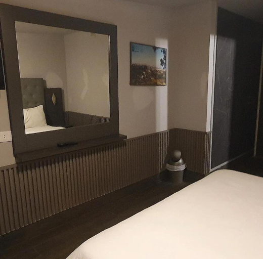 Bedroom 2, Green Hill Hotel, El Metn
