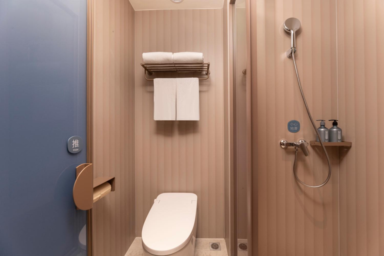 Bathroom 3, Hanting Hotel Shanghai North Bund Ningguo Road Metro Station, Shanghai