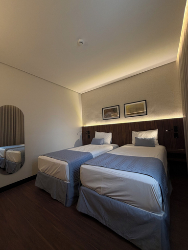 Room 4, Class Hotel Americana, Americana