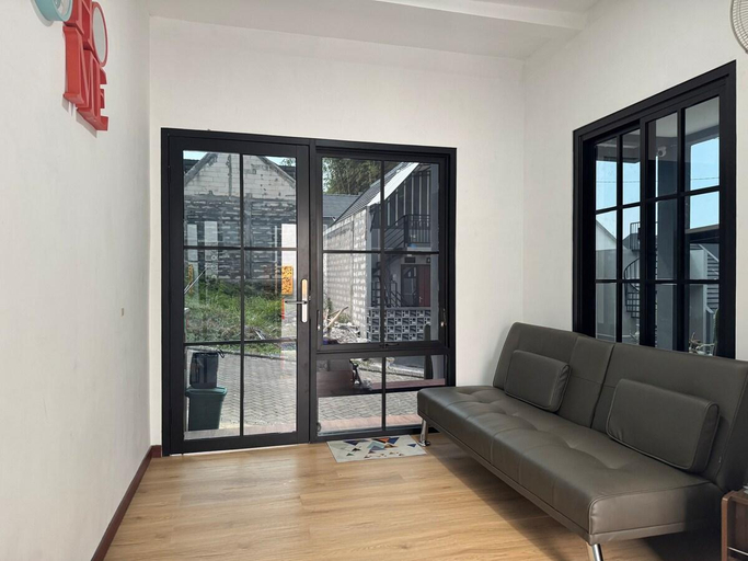 3, Villa Aline, Malang