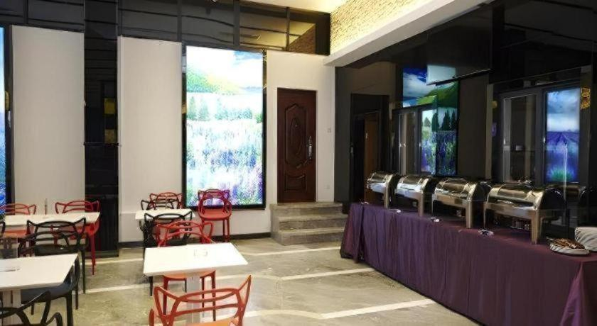 Food & Drinks 4, Lavande Hotel Wuhan Huanghelou Branch, Wuhan