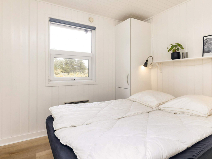 Bedroom 3, 4 Star Holiday Home in Henne, Varde
