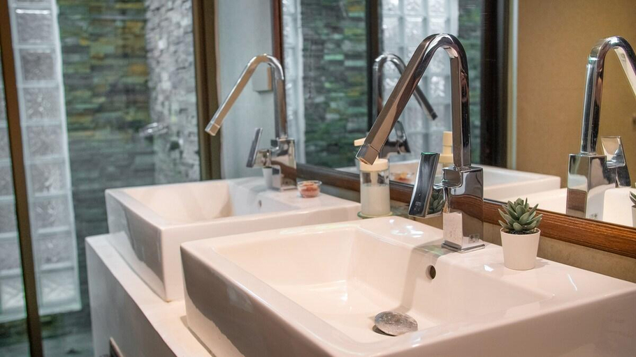 Bathroom 4, Villa vid stranden i Long Beach - Malee Beach E8, Ko Lanta