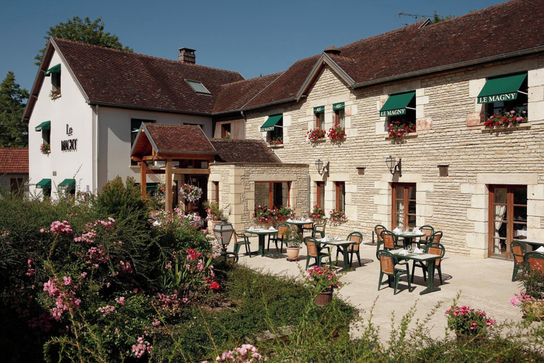 Outdoor dining 5, restaurant hôtel le magny, Aube