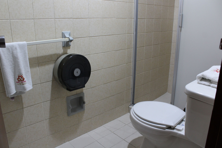 Bathroom 4, Hotel María Victoria, Coatepec