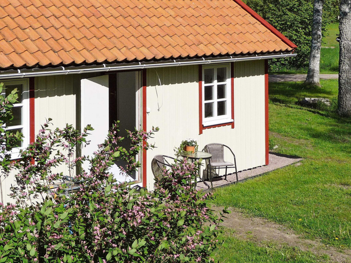 Others 4, 5 Person Holiday Home in Hunnebostrand, Sotenäs