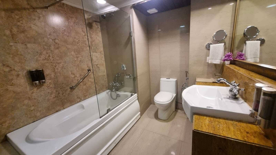 Bathroom 3, Hotel Rock Manali ( Akhnoor Hotels Pvt. Ltd.), Kullu
