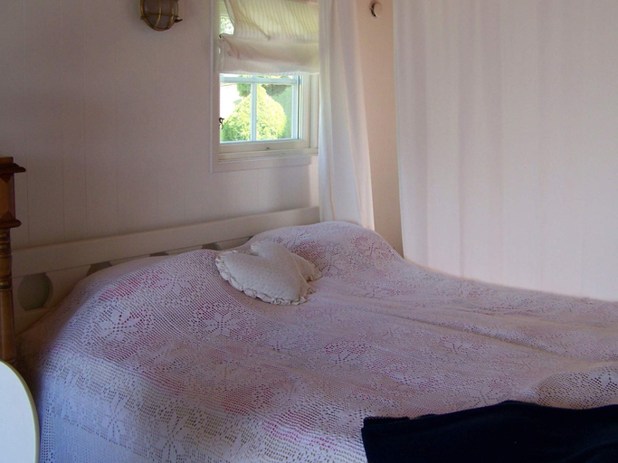 Bedroom 3, 4 Person Holiday Home in Ronnang, Tjörn