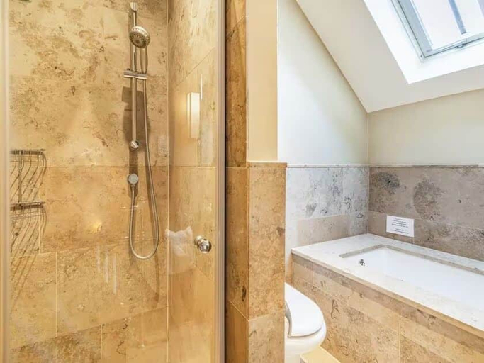 Bathroom 3, The Carpenters Arms, North Yorkshire