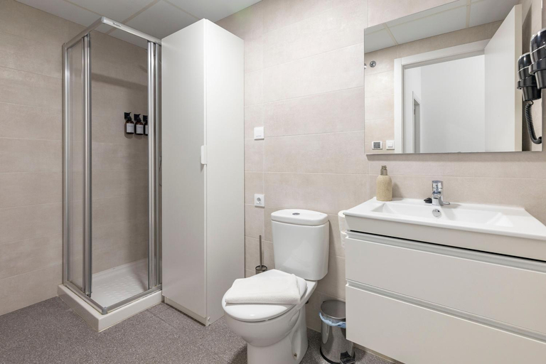 Bathroom 3, Imperial Apartamentos Valencia, Valencia