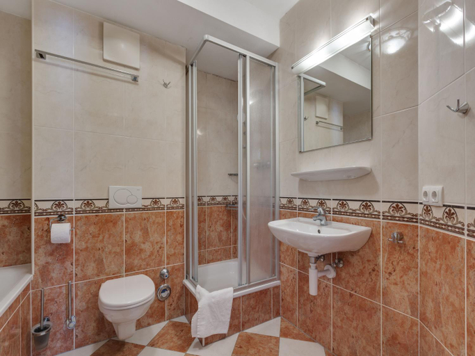 Bathroom 4, Chalet in Saalbach near Ski Lift, Zell am See