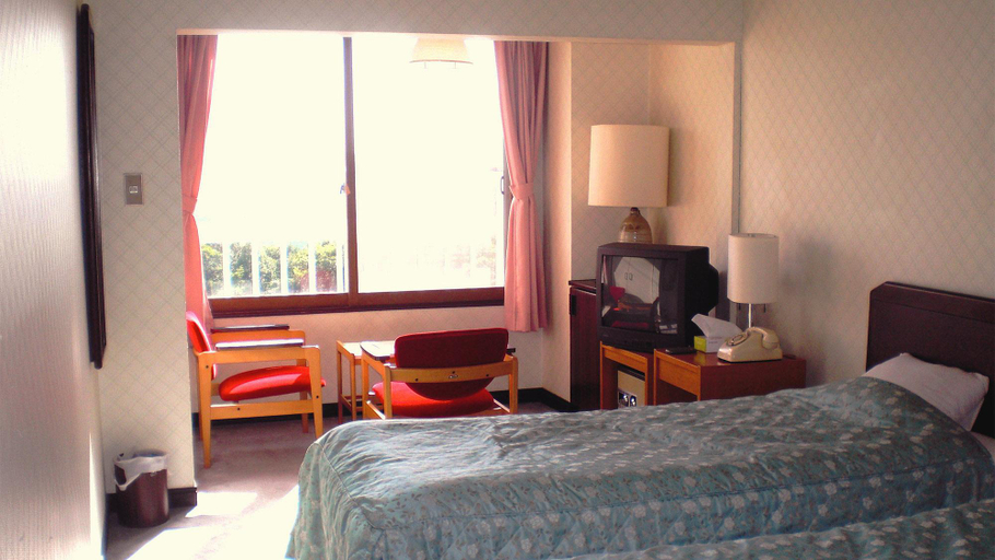 Bedroom 4, Shiga Swiss Inn, Yamanouchi