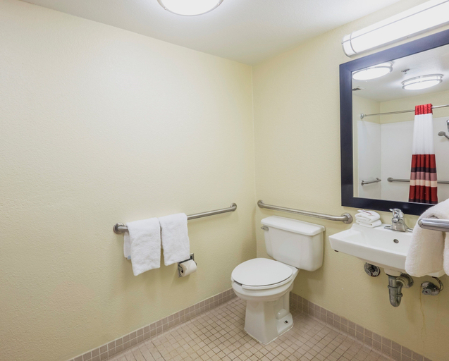 Bathroom 4, Red Roof Inn PLUS+ West Palm Beach, Palm Beach