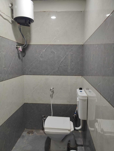 Bathroom 3, Hotel Varun, Ujjain