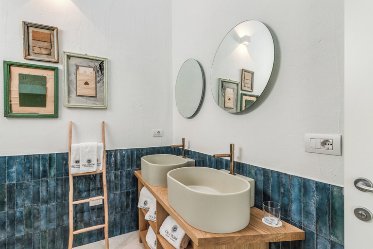 Bathroom 5, Cala Sinzias Resort, Cagliari