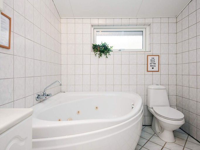 Bathroom 3, 8 Person Holiday Home in Borkop, Vejle