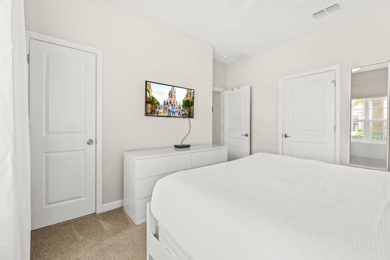 Room 3, 4BR Storey Lake Home Near Disney With Pool, Osceola