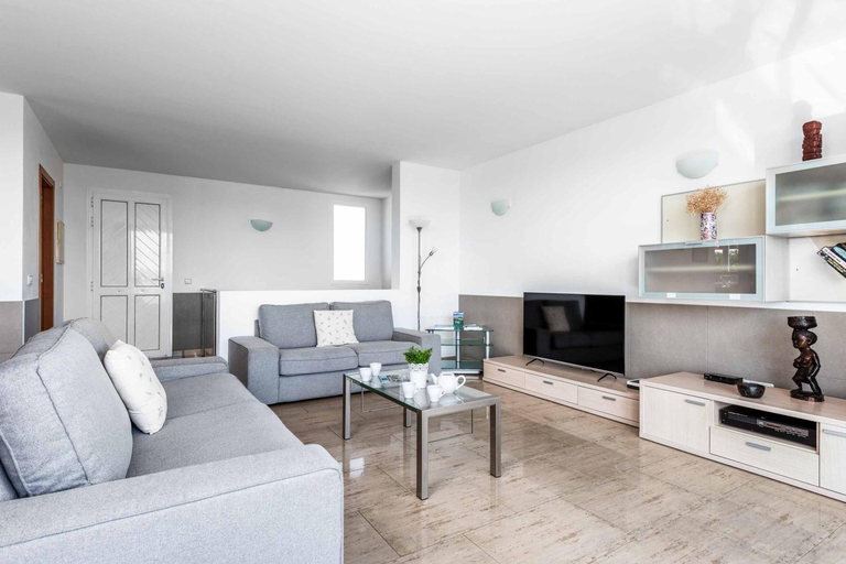 Others 5, Villa Rachel, Baleares