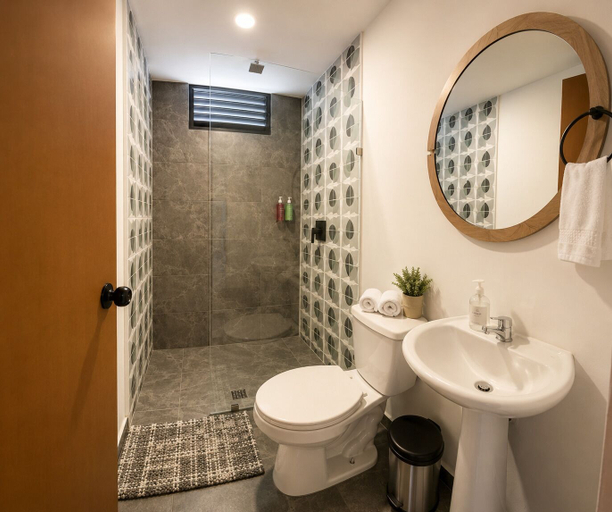 Bathroom 4, Luum Guest House, Medellín