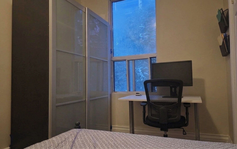 Room 2, The Jade Hostel, Toronto