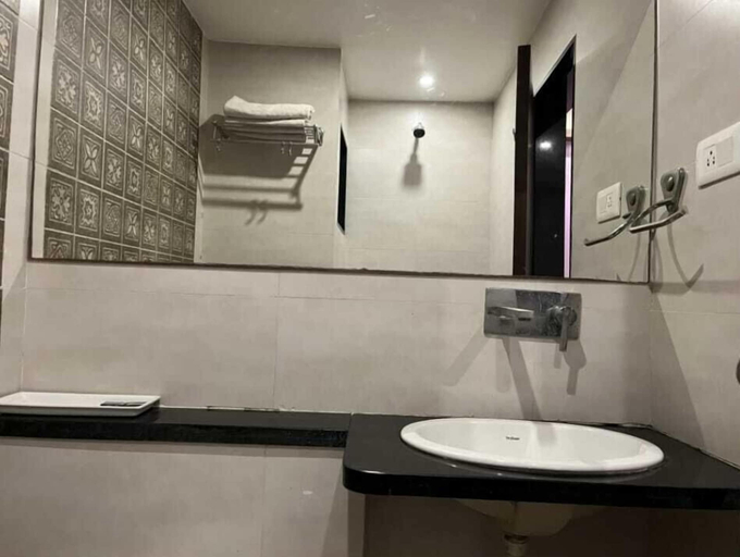 Bathroom 4, Hotel Comfort, Bharuch