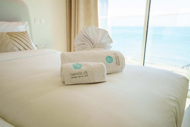 4, Dinglis Beach Hotel Suites, Larnaca