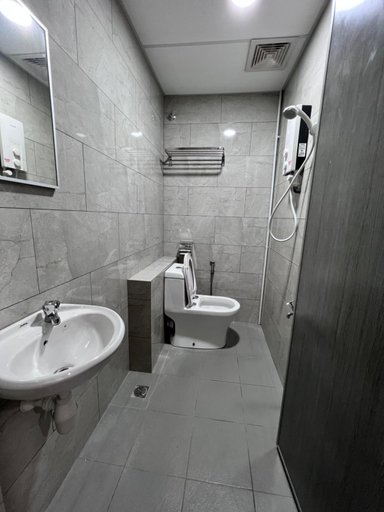 Bathroom, New Segama Hotel, Kota Kinabalu