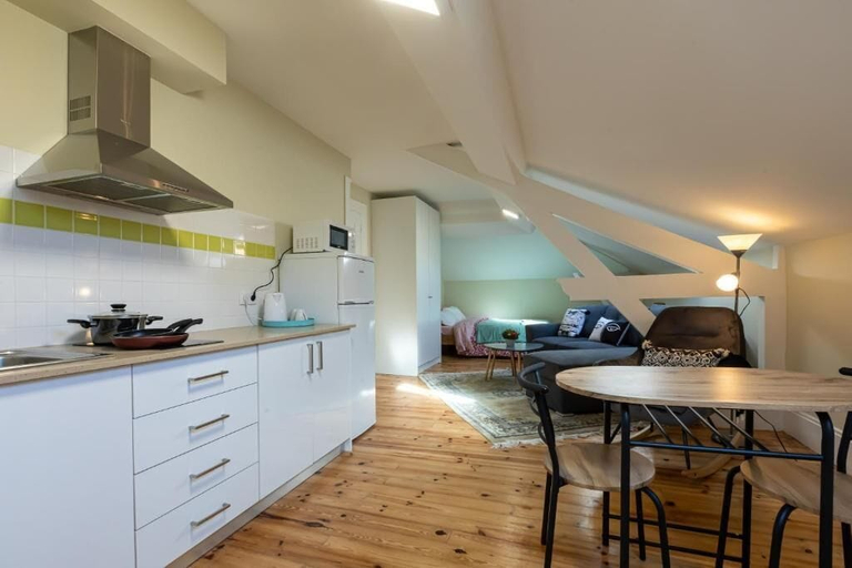 Private kitchen 4, S.K.Y. Accommodations Family studios, Coimbra