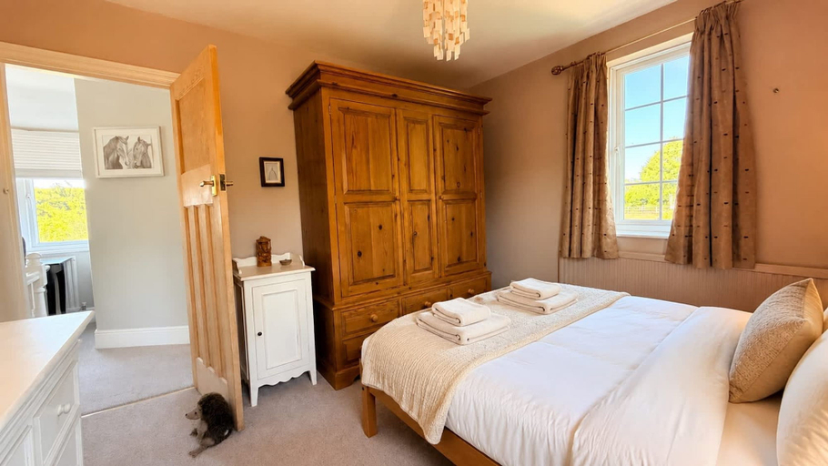 Room 3, Dutch Cottage Spacious 2-bed w Large Garden, Essex