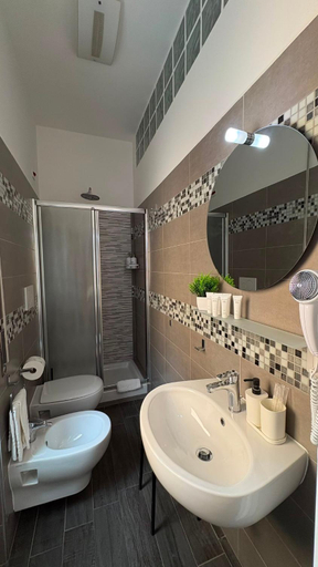 Bathroom 2, B&B Trastevere in Bed, Rome