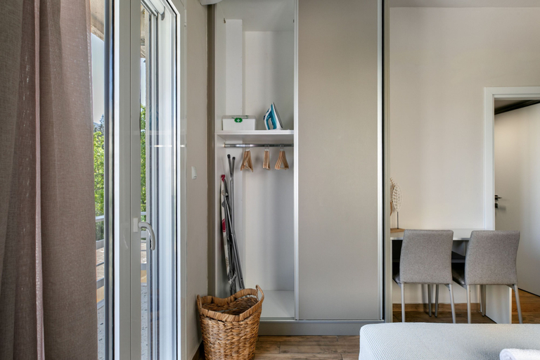 Wardrobe, Riviera City Scape 1BR & Balcony. Athens, Attica