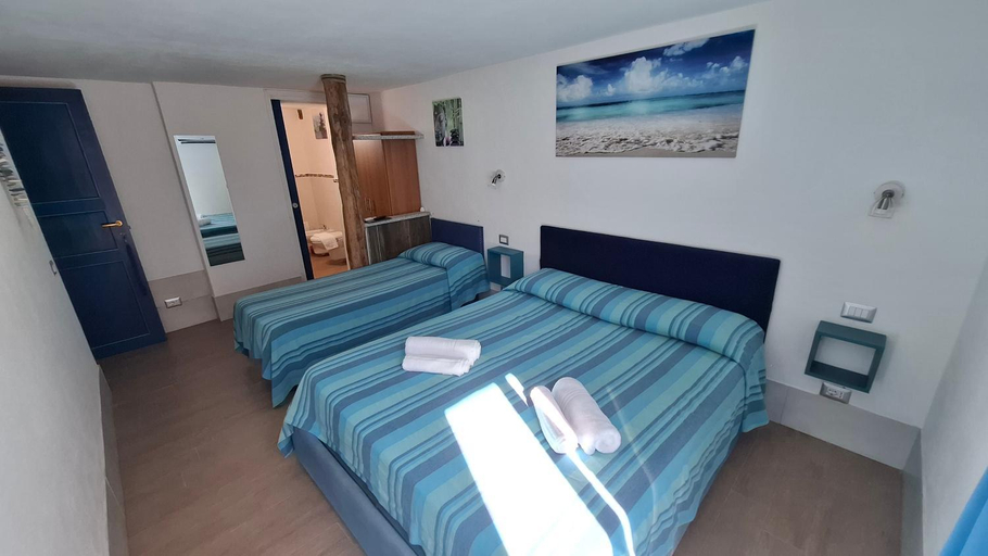Bedroom 2, PortoPollo SurfHouse C, Olbia-Tempio