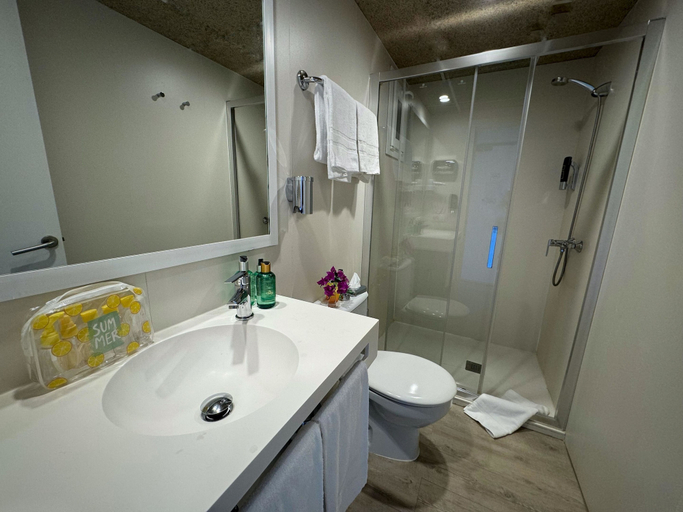 Bathroom 4, INN Mallorca Aparthotel, Baleares
